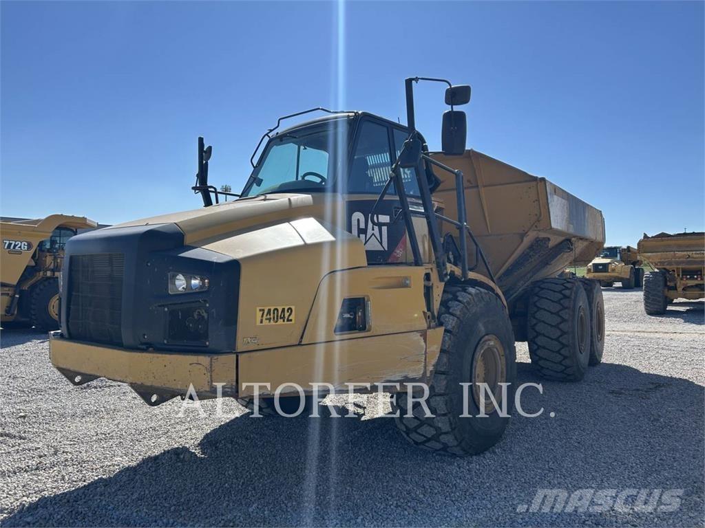 CAT 740B Artikulētie pašizgāzēji