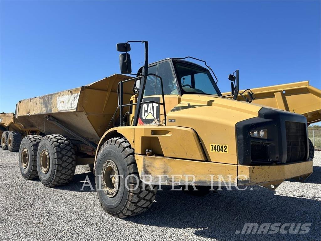 CAT 740B Artikulētie pašizgāzēji