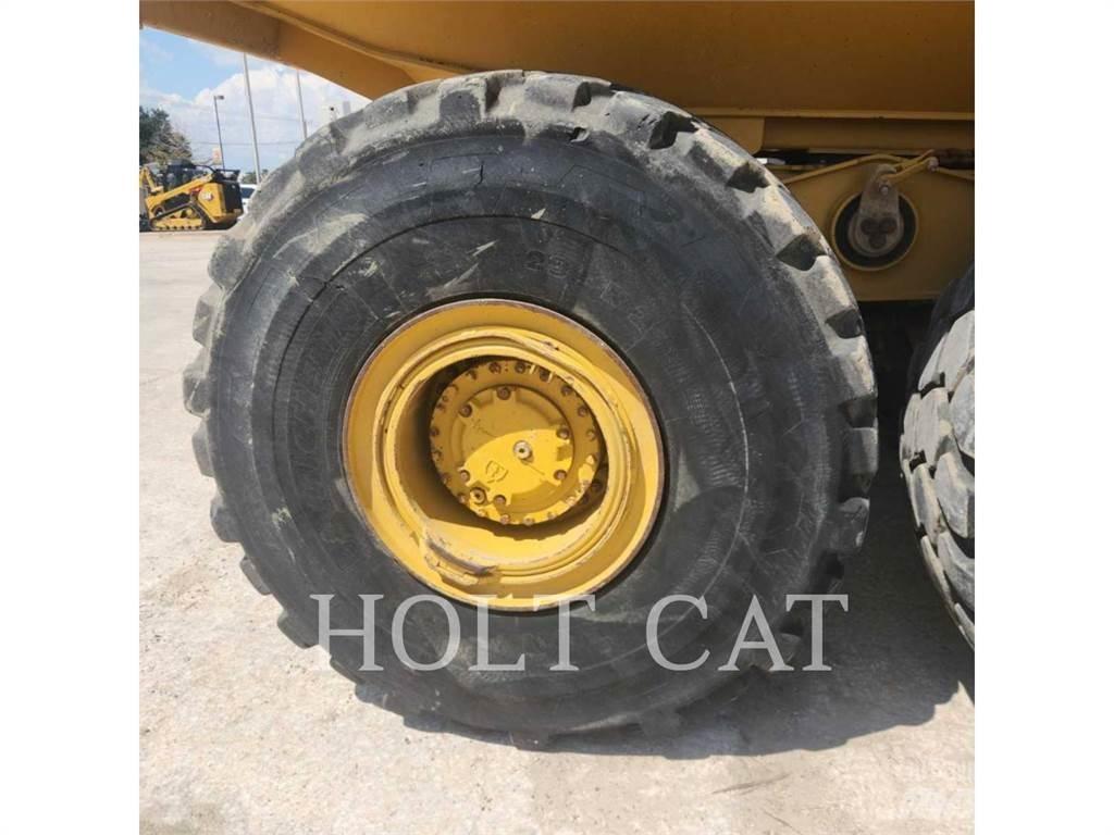 CAT 745 Artikulētie pašizgāzēji