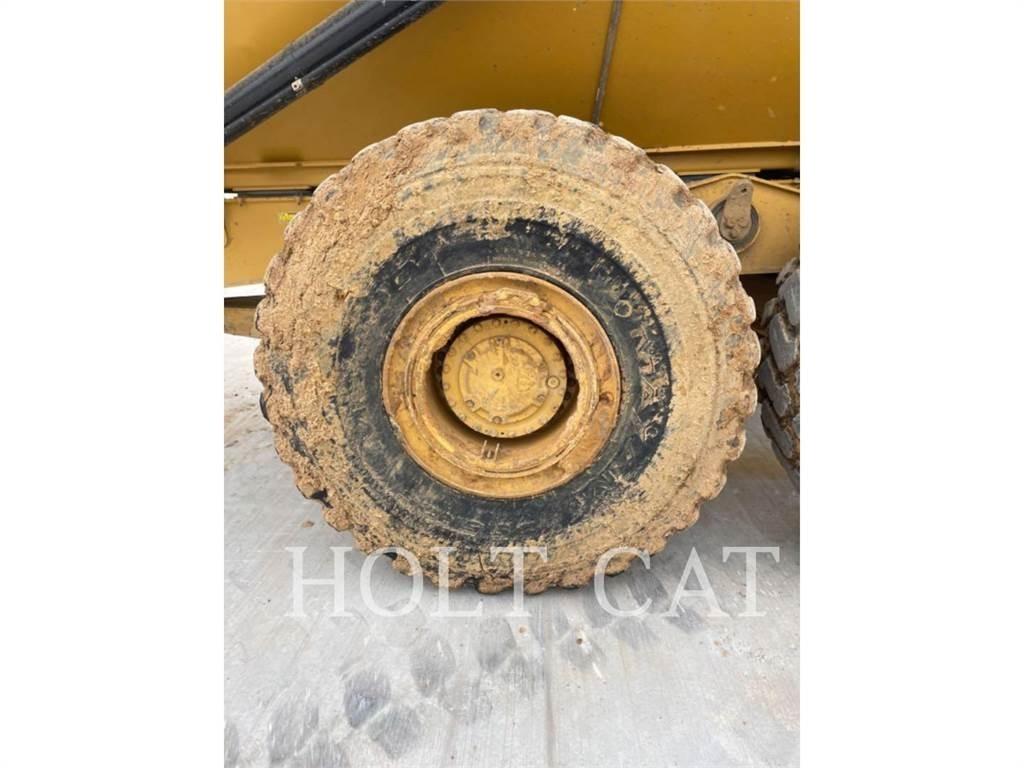CAT 745 Artikulētie pašizgāzēji
