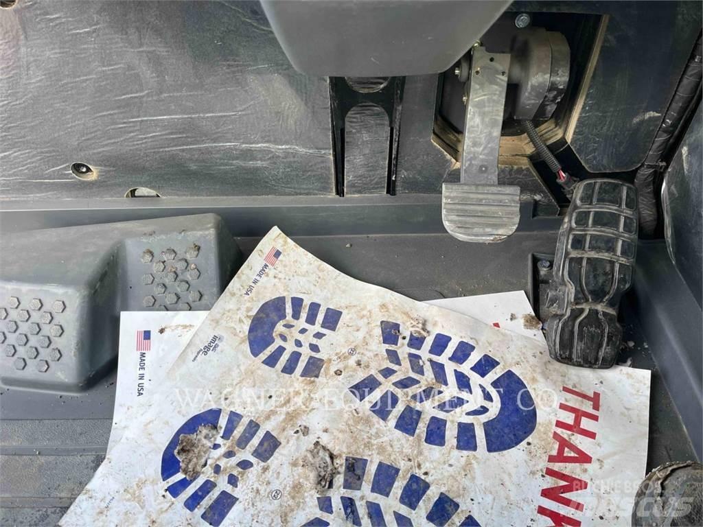 CAT 745 Artikulētie pašizgāzēji