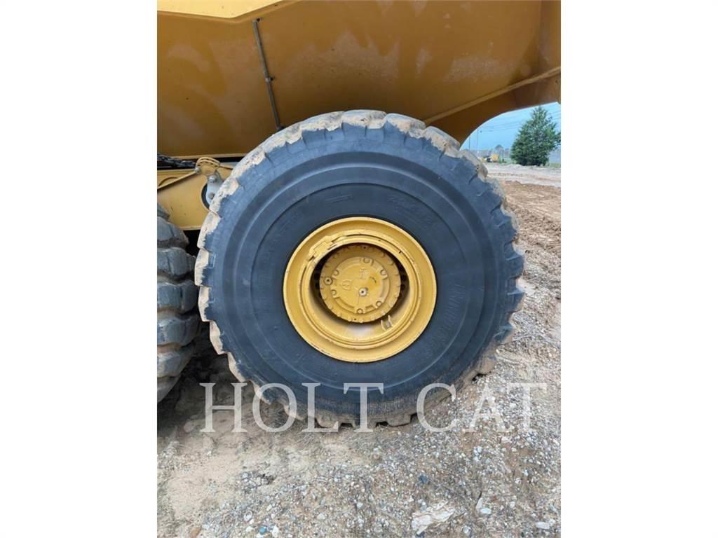 CAT 745 Artikulētie pašizgāzēji