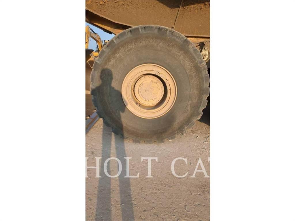 CAT 745 Artikulētie pašizgāzēji