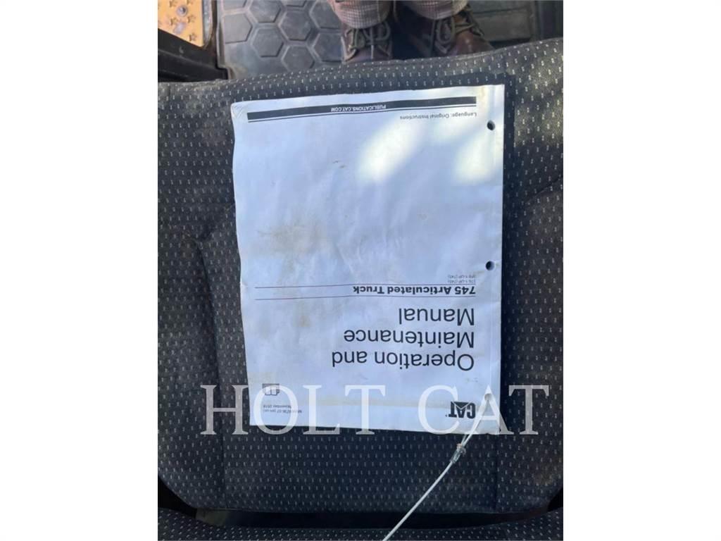 CAT 745 Artikulētie pašizgāzēji