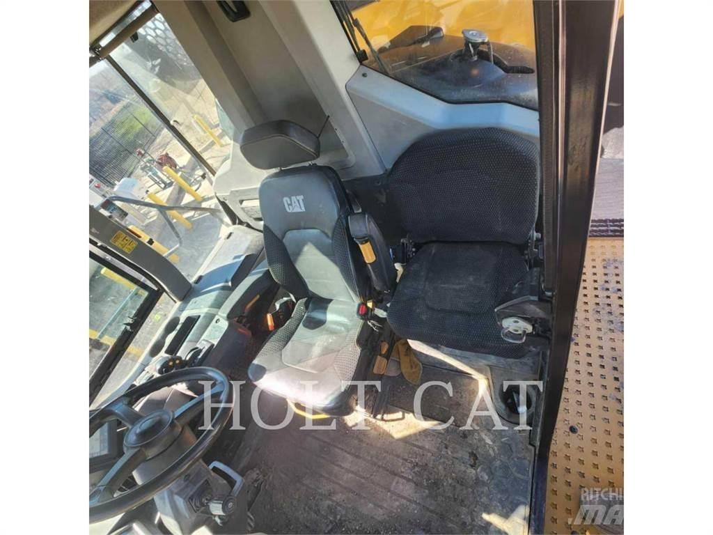 CAT 745 Artikulētie pašizgāzēji