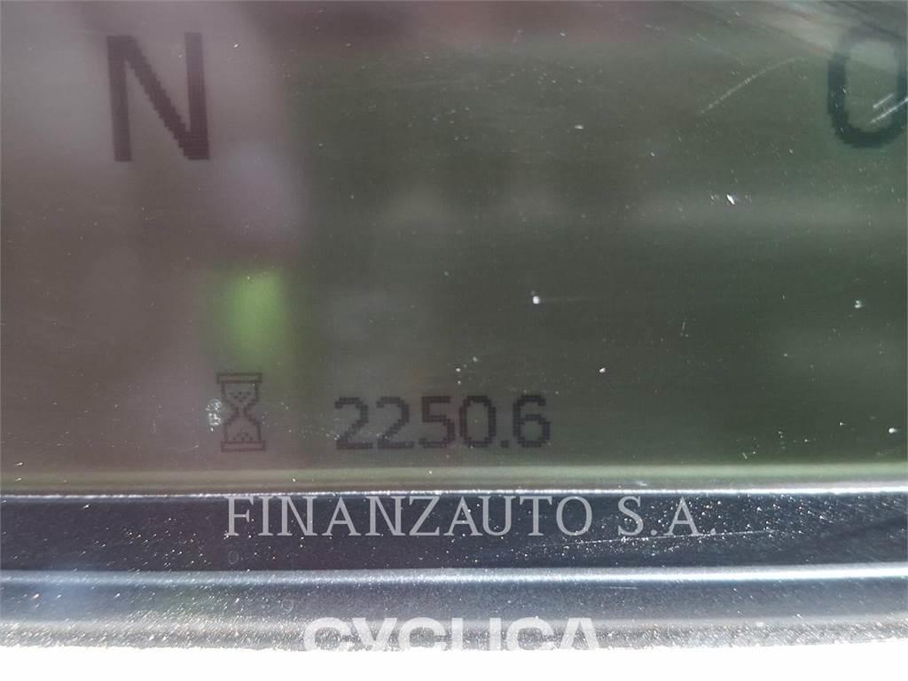 CAT 745 Artikulētie pašizgāzēji