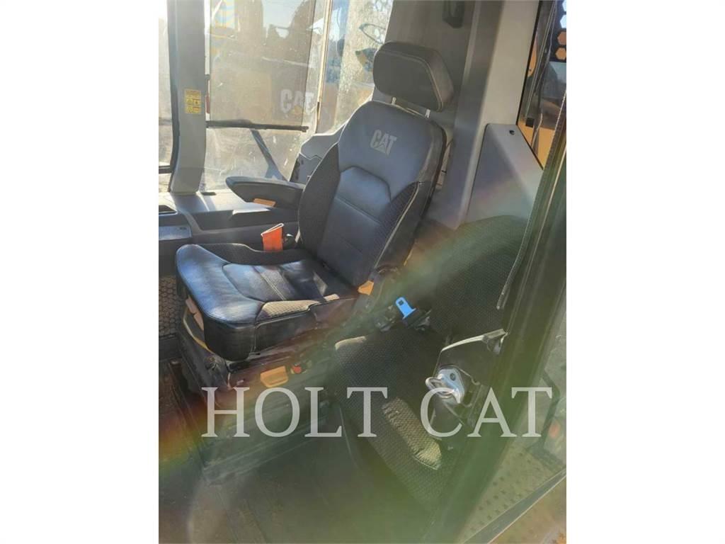 CAT 745 Artikulētie pašizgāzēji