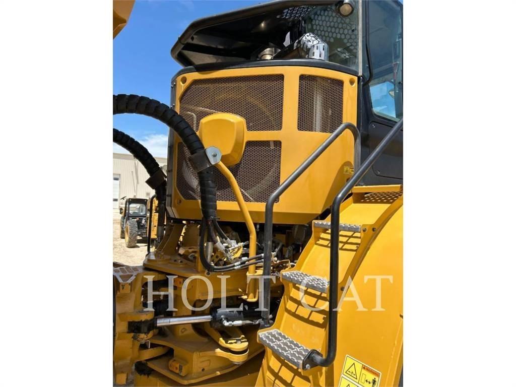CAT 745 Artikulētie pašizgāzēji