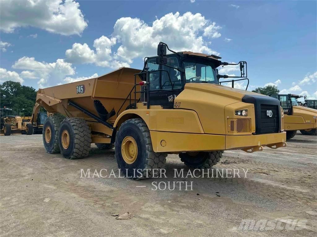 CAT 745 Artikulētie pašizgāzēji