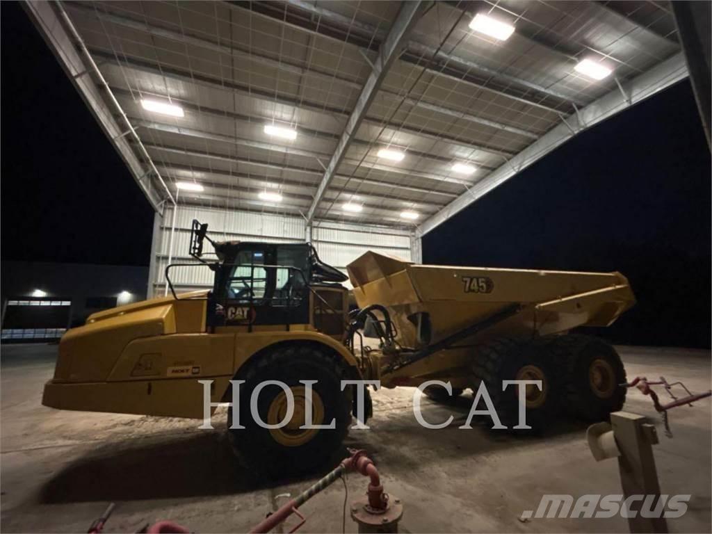 CAT 745 Artikulētie pašizgāzēji