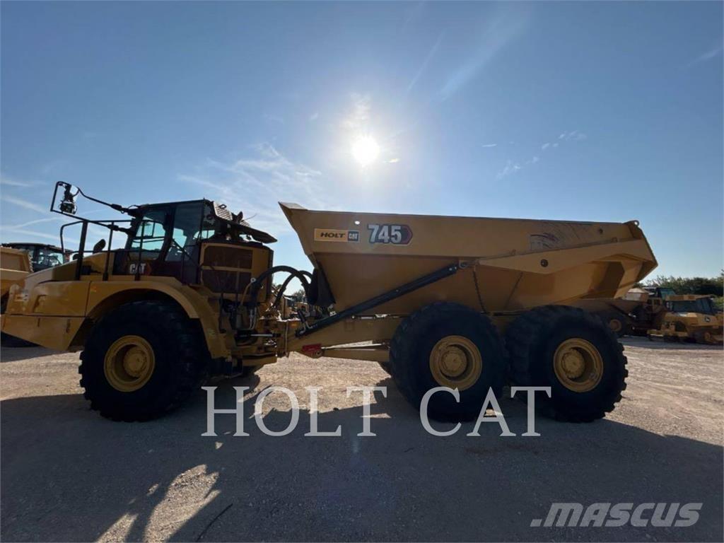 CAT 745 Artikulētie pašizgāzēji