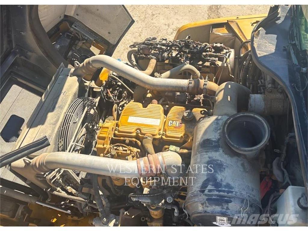 CAT 745 Artikulētie pašizgāzēji