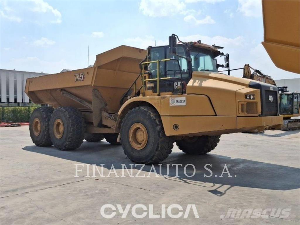 CAT 745 Artikulētie pašizgāzēji