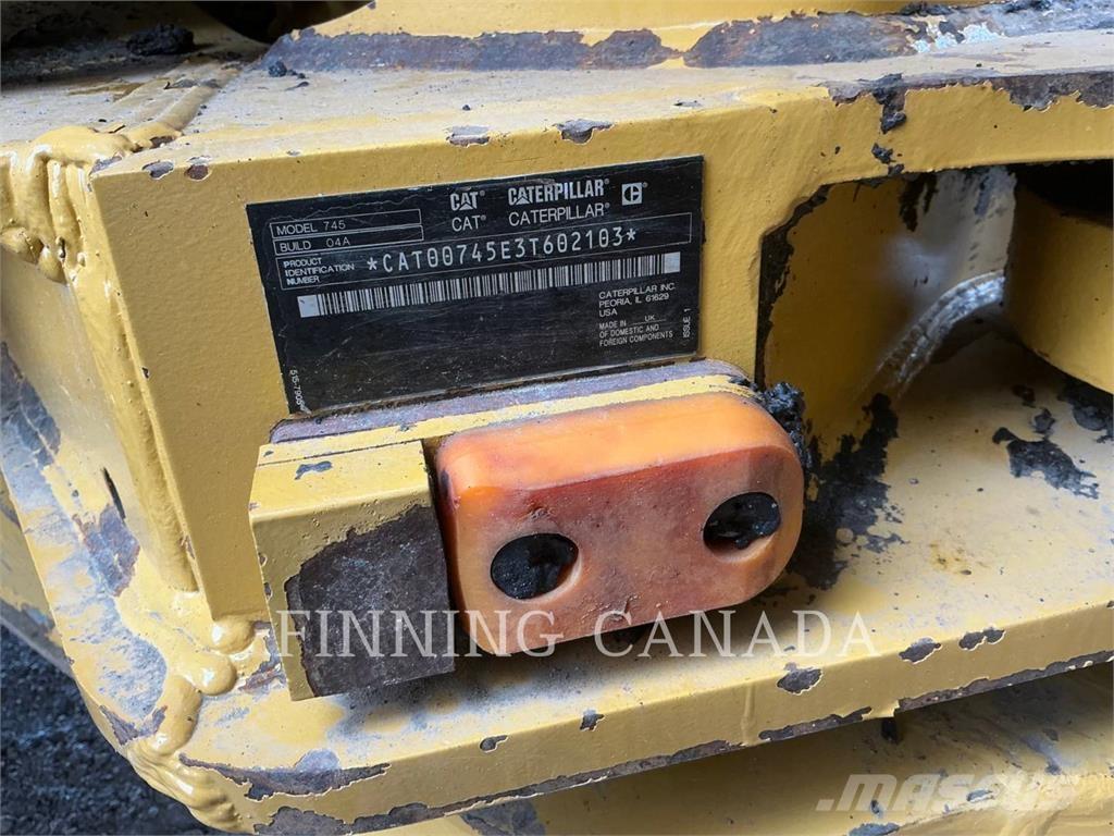 CAT 745 Artikulētie pašizgāzēji