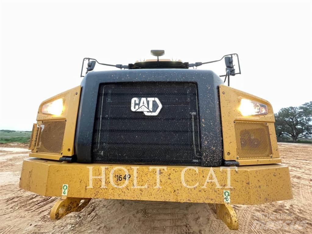 CAT 745-04 Artikulētie pašizgāzēji