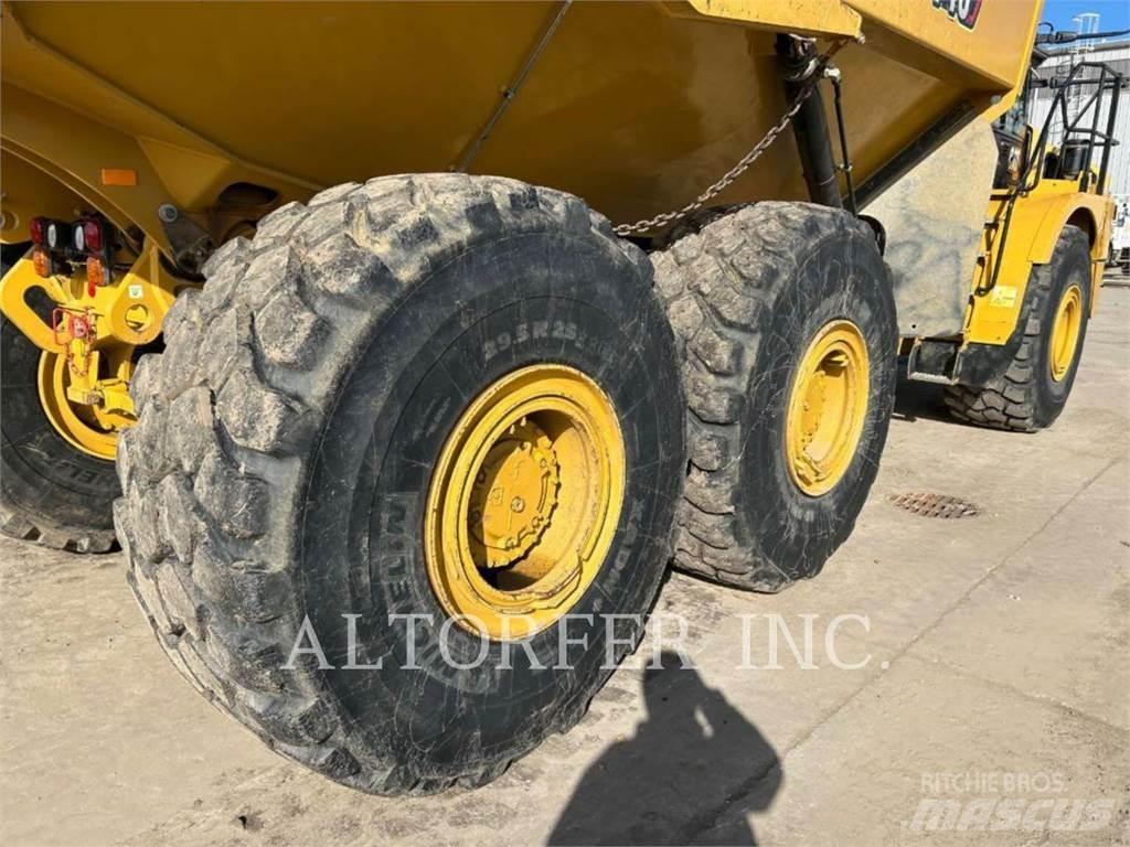 CAT 745-04 Artikulētie pašizgāzēji