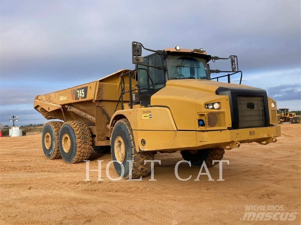 CAT 745-04 Artikulētie pašizgāzēji