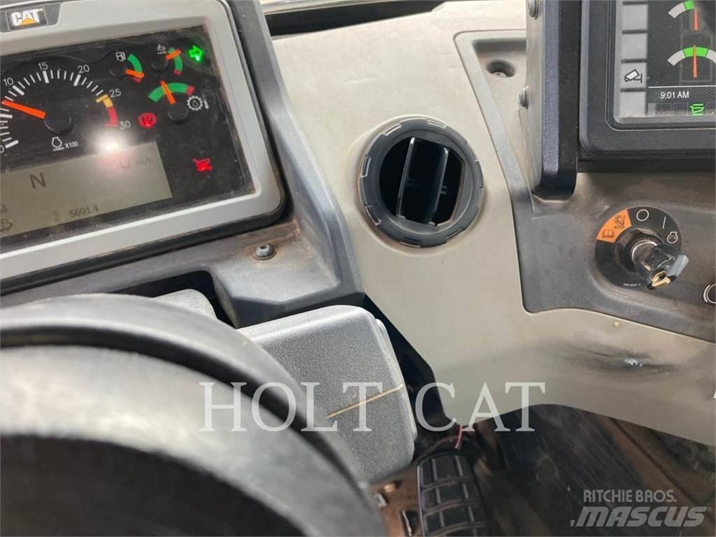 CAT 745-04 Artikulētie pašizgāzēji