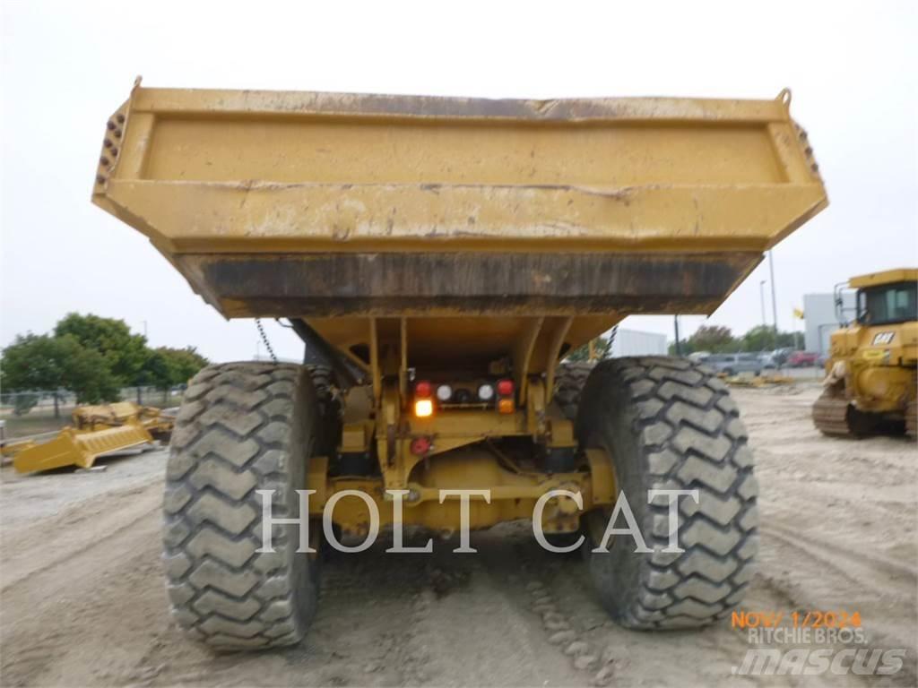 CAT 745-04 Artikulētie pašizgāzēji