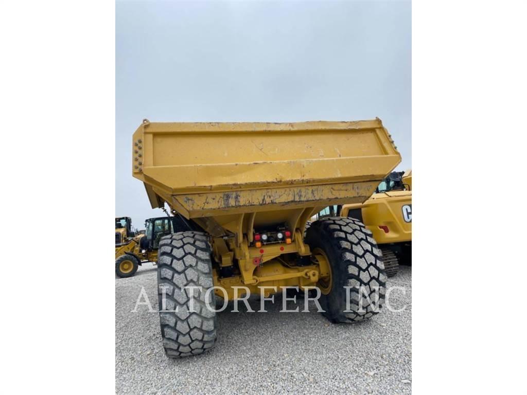 CAT 745-04 Artikulētie pašizgāzēji