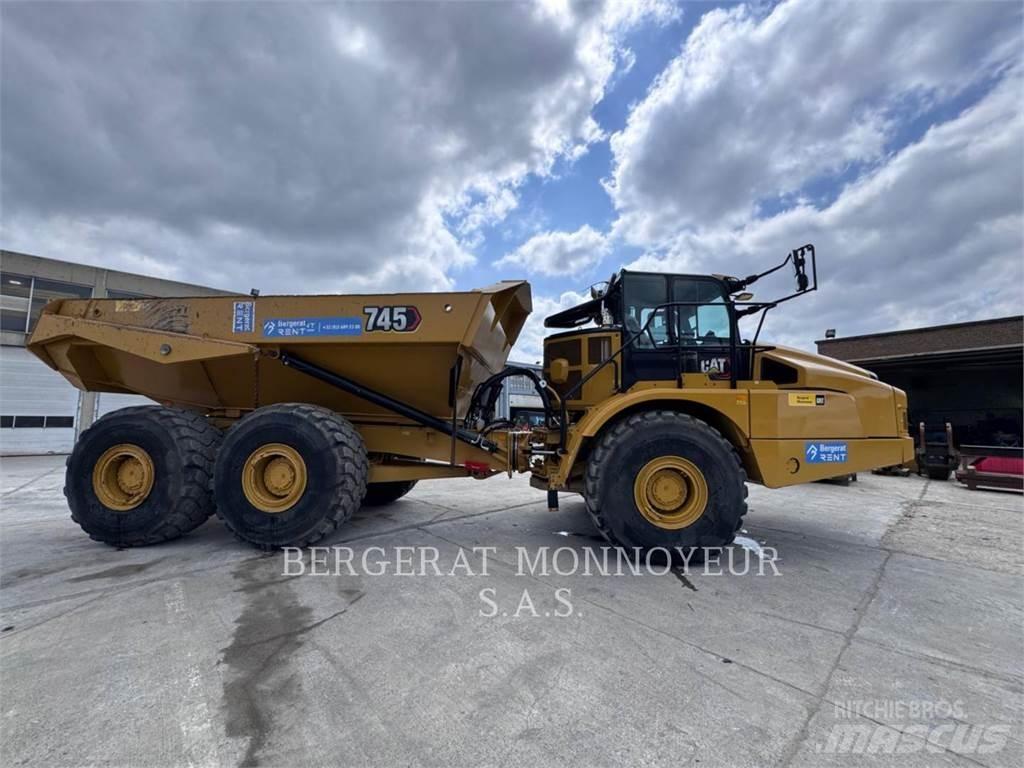 CAT 745-04 Artikulētie pašizgāzēji