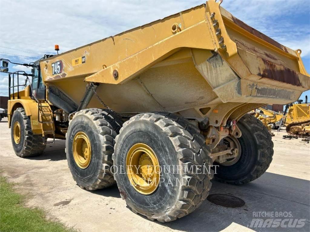 CAT 745-04 Artikulētie pašizgāzēji