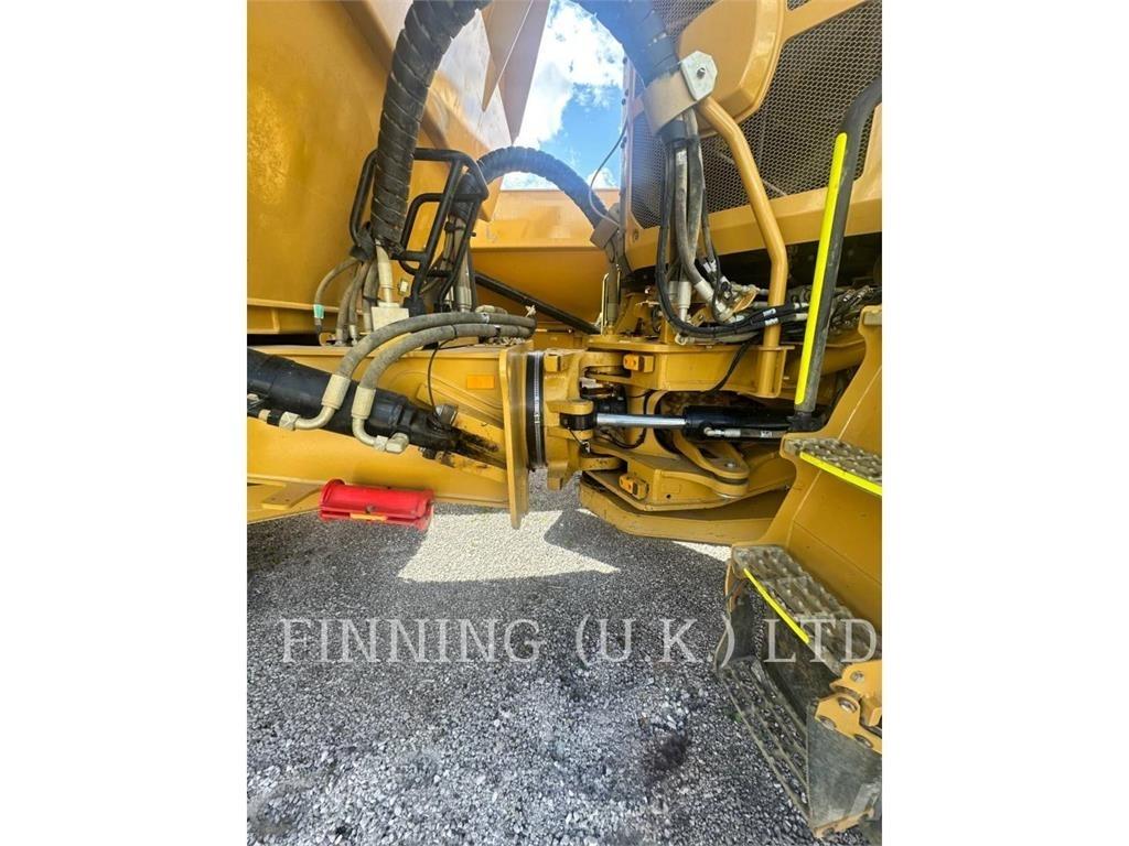 CAT 745-04 Artikulētie pašizgāzēji