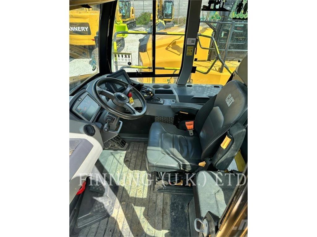 CAT 745-04 Artikulētie pašizgāzēji