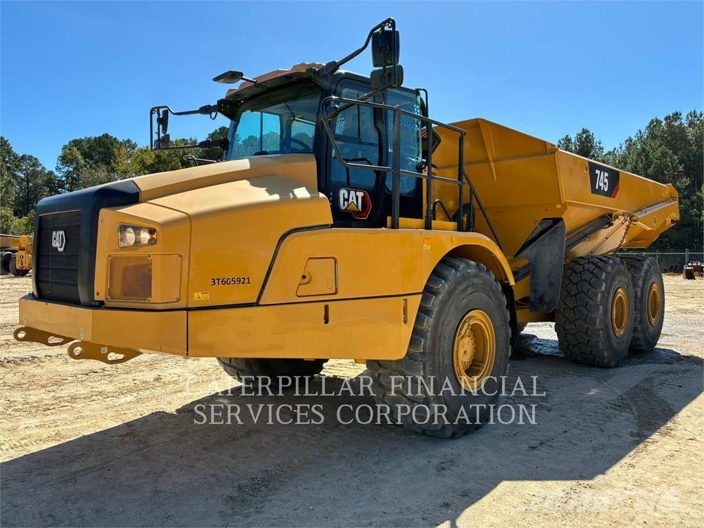 CAT 745-04 Artikulētie pašizgāzēji