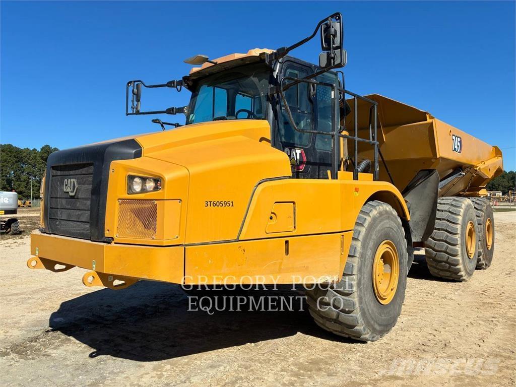 CAT 745-04 Artikulētie pašizgāzēji