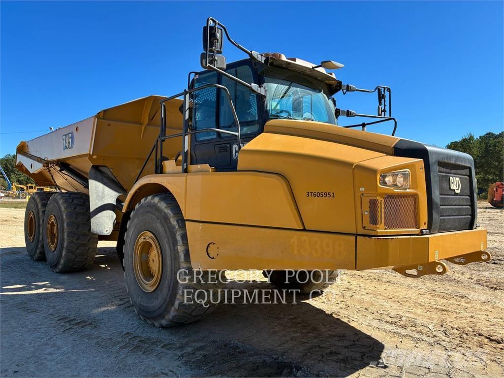CAT 745-04 Artikulētie pašizgāzēji