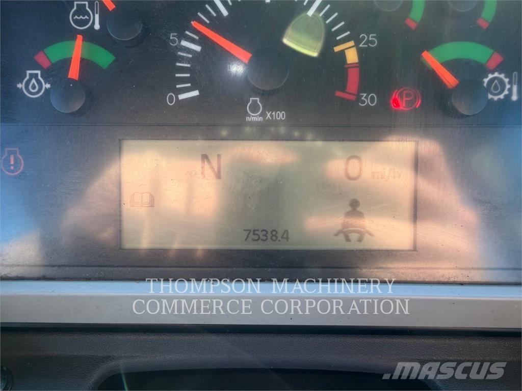 CAT 745-04 Artikulētie pašizgāzēji