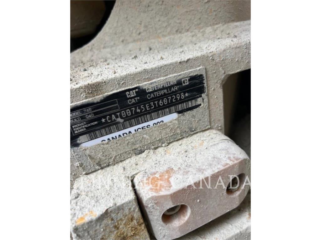 CAT 745-04 Artikulētie pašizgāzēji