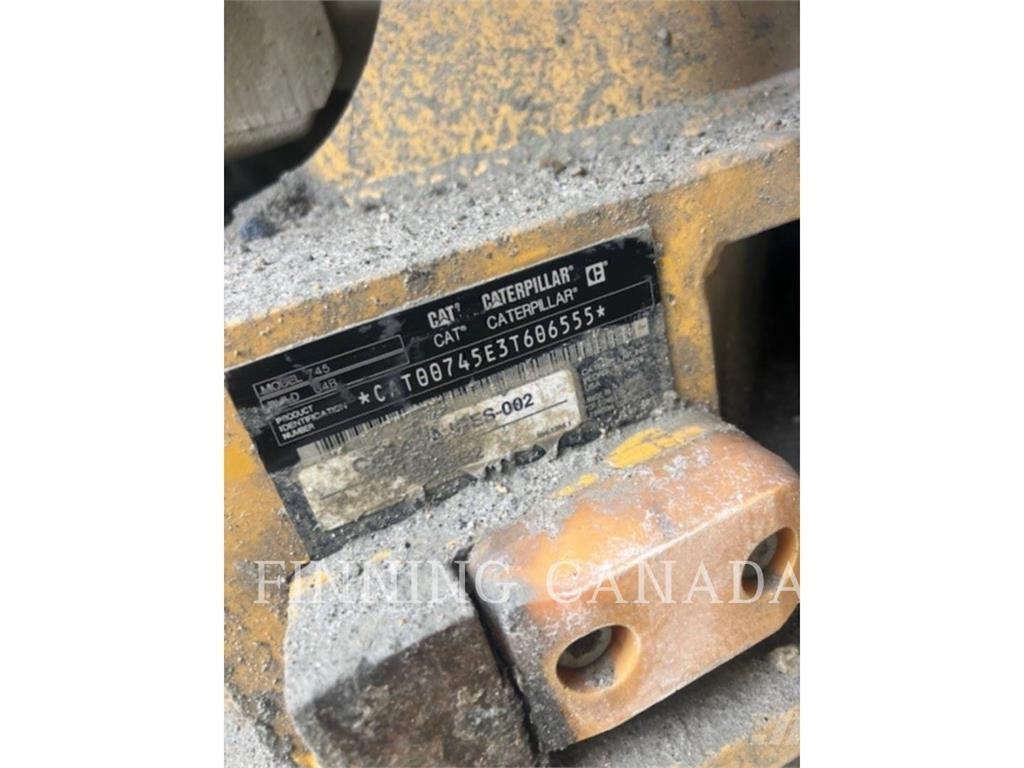 CAT 745-04 Artikulētie pašizgāzēji