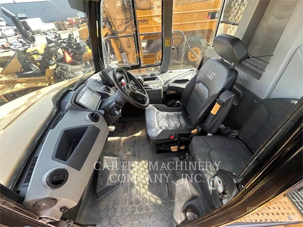 CAT 745-04 TG Artikulētie pašizgāzēji