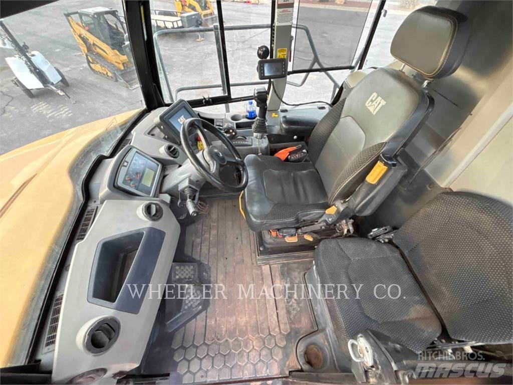 CAT 745 W/PAN Artikulētie pašizgāzēji