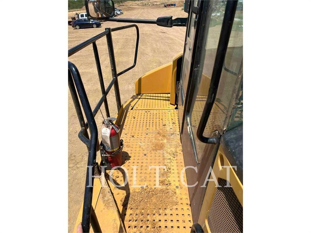 CAT 74504 Artikulētie pašizgāzēji
