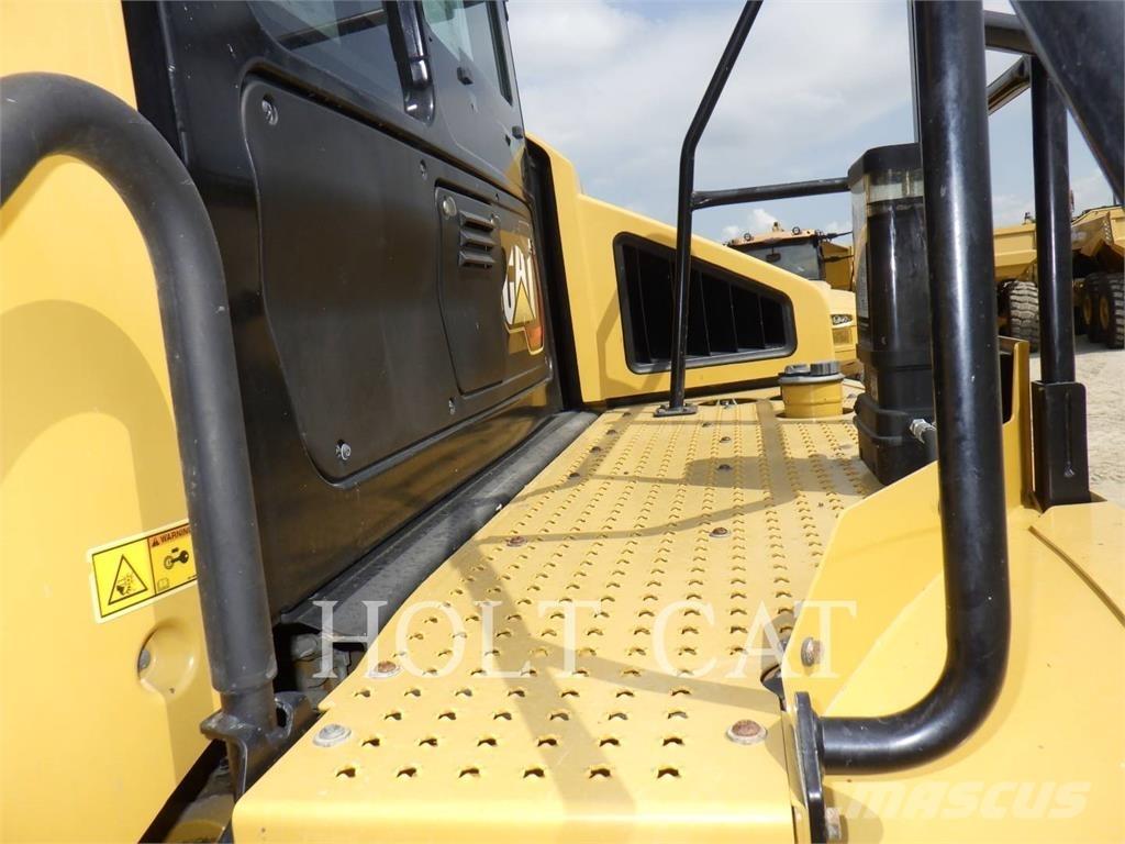 CAT 74504 Artikulētie pašizgāzēji