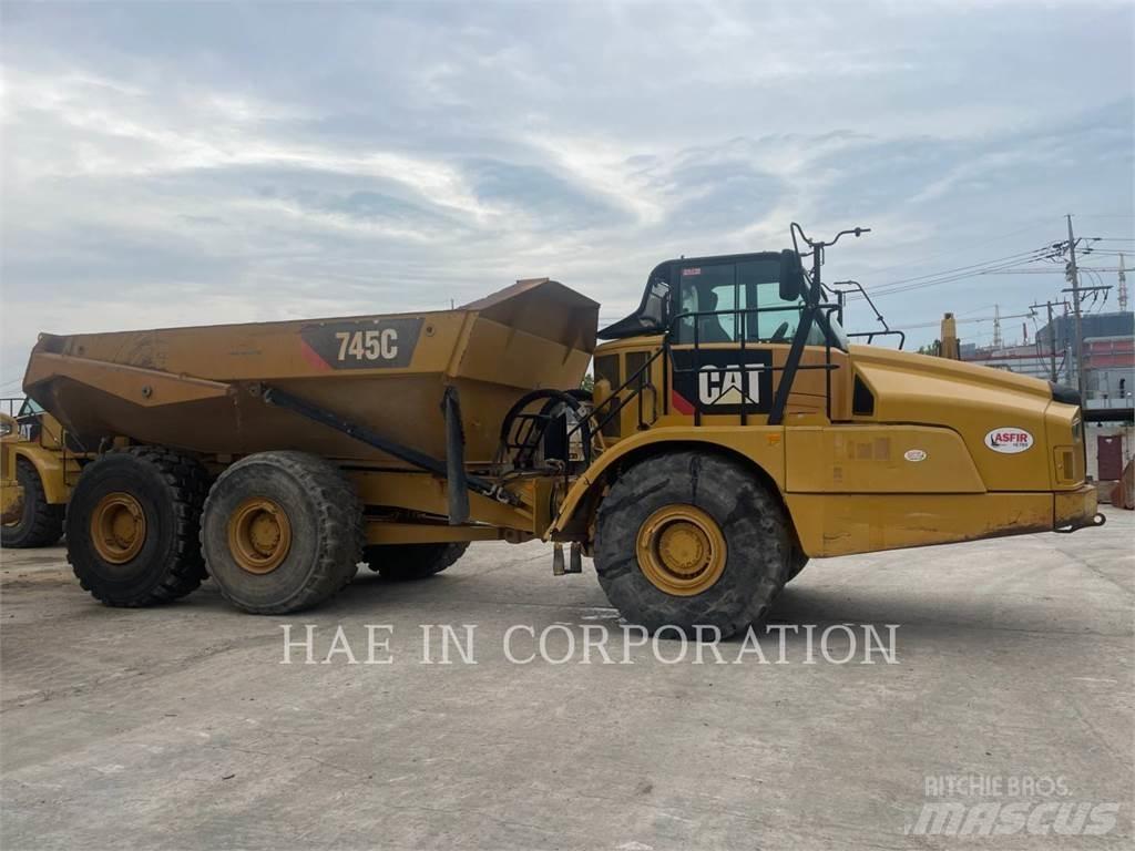 CAT 745C Artikulētie pašizgāzēji