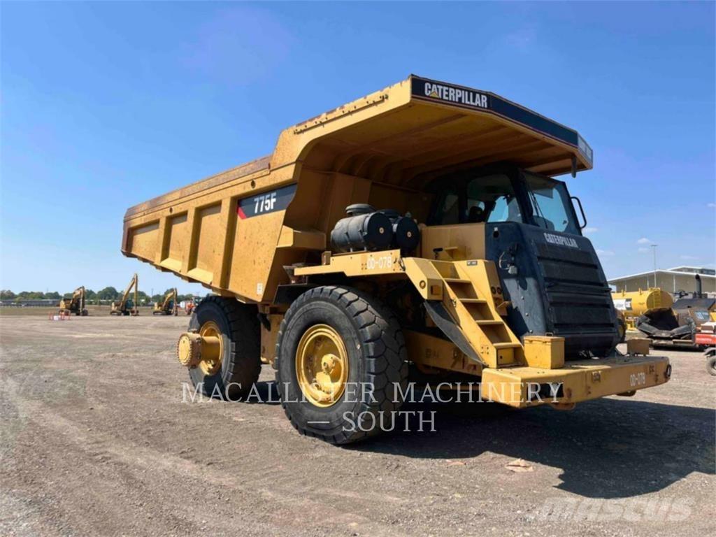 CAT 775F Artikulētie pašizgāzēji