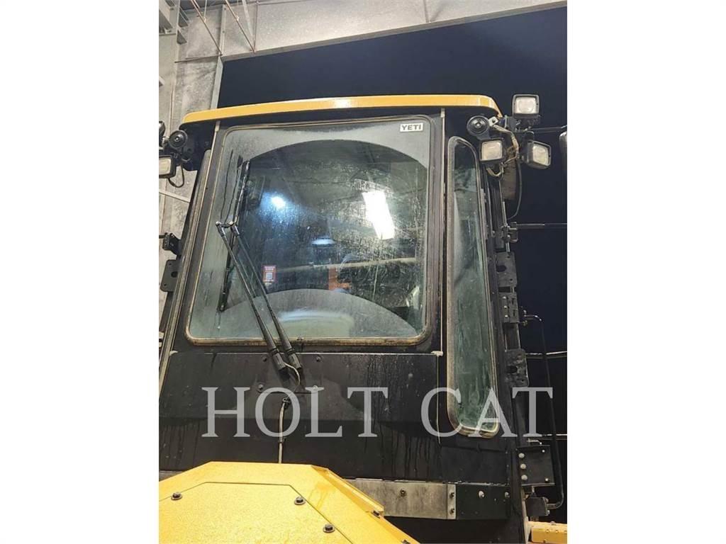 CAT 815 Augsnes blīvētāji