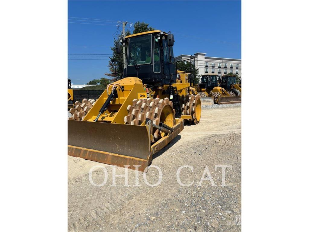 CAT 815 Riteņu buldozeri