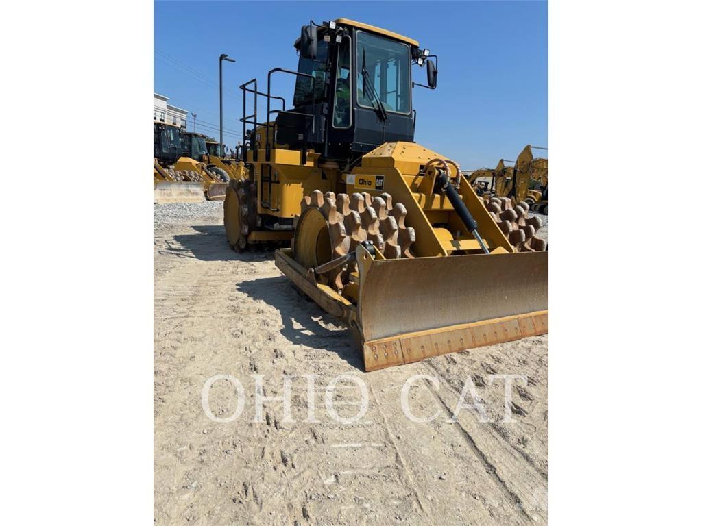 CAT 815 Riteņu buldozeri