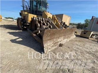 CAT 815F Augsnes blīvētāji