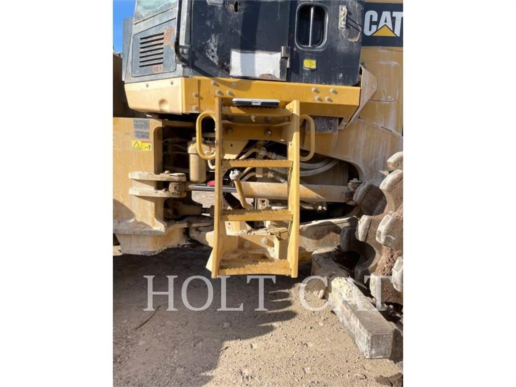 CAT 815F Augsnes blīvētāji