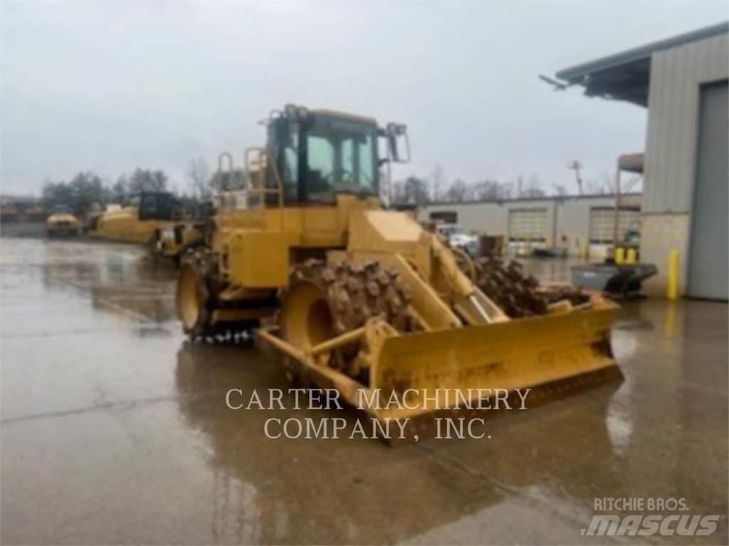 CAT 815F Riteņu buldozeri