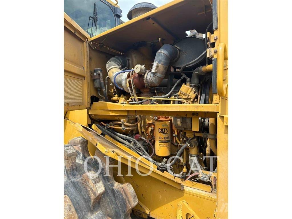 CAT 815F2 Augsnes blīvētāji