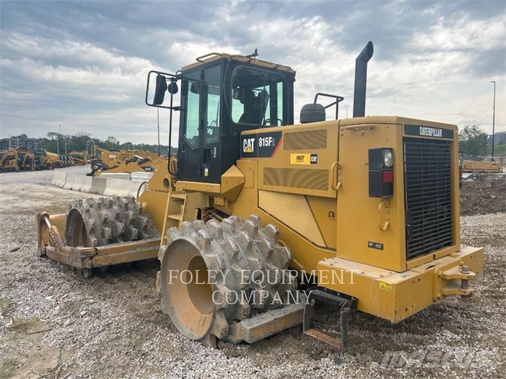 CAT 815F2 Augsnes blīvētāji