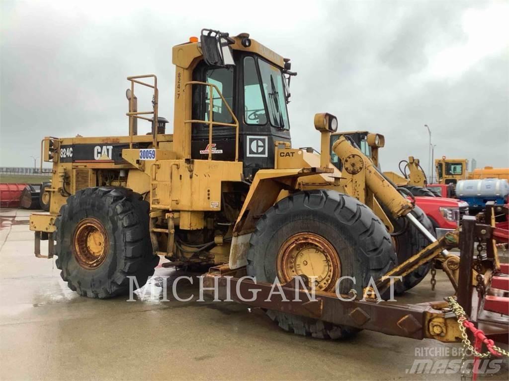 CAT 824C Iekrāvēji uz riteņiem