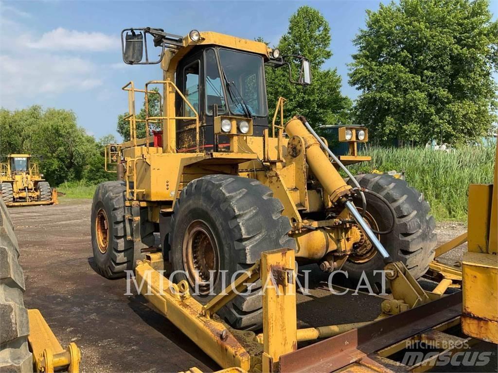 CAT 824C Iekrāvēji uz riteņiem